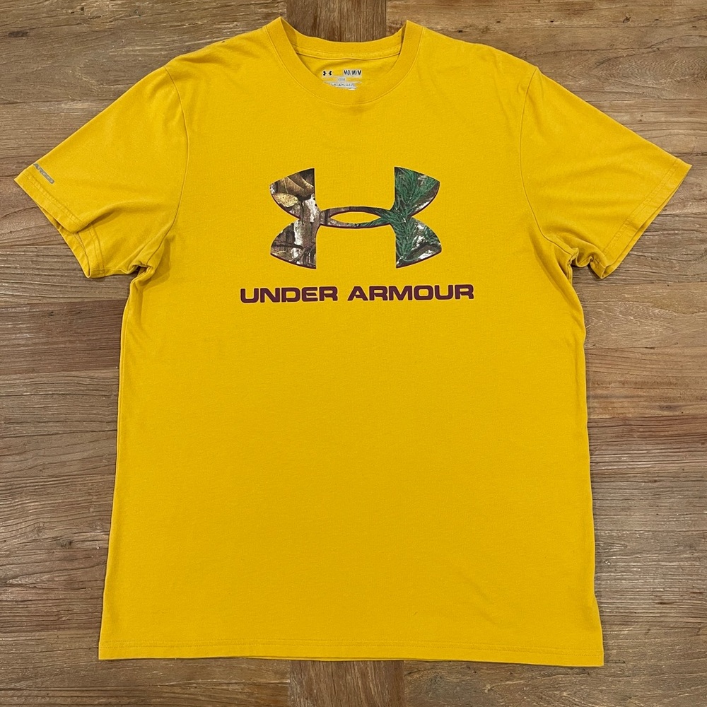 SOLD. Under Armour T Shirt Mens Medium Loose Graphic Camo Print Tee Crew Neck